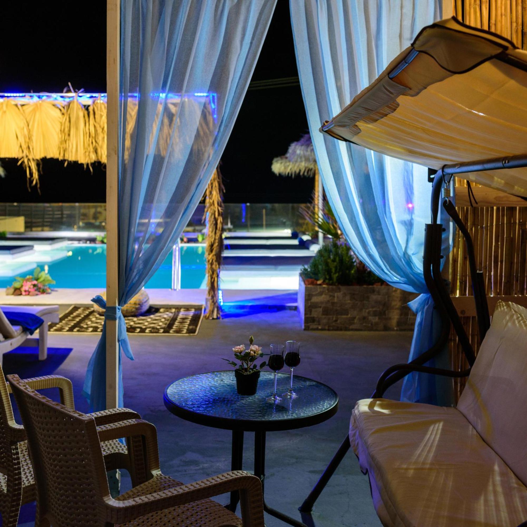 Nalu Suites Фира Екстериор снимка
