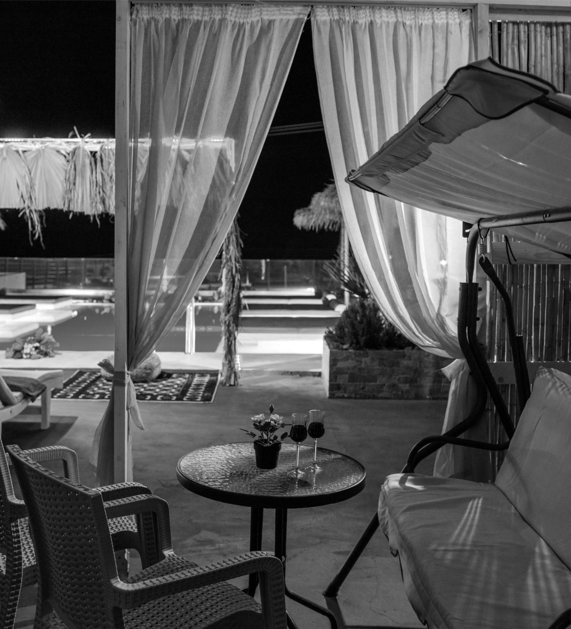 Nalu Suites Фира Екстериор снимка